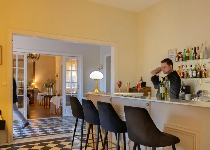 Logis Hotel Restaurant Chateau Bellevue