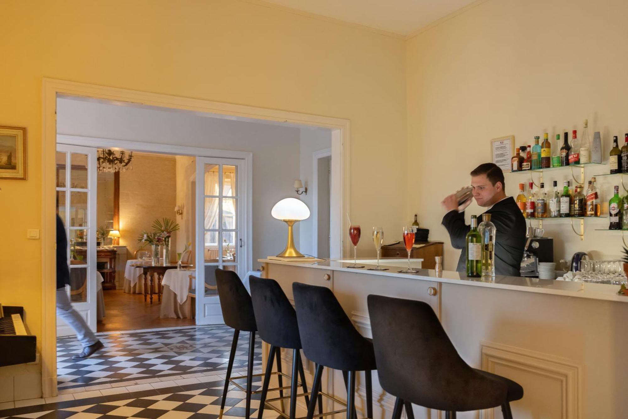 Hotel Logis Restaurant Chateau Bellevue 3*